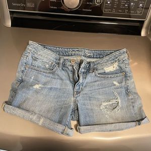 American Eagle Women’s Denim Shorts Size 6 Distressed Cuffed Jean Shorts